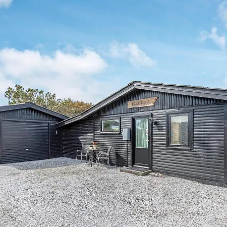 Three-bedroom In 28 Lokken