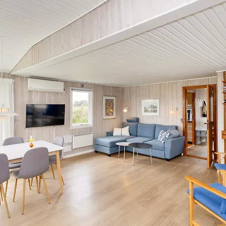 Three-bedroom In 28 Holiday home Lokken