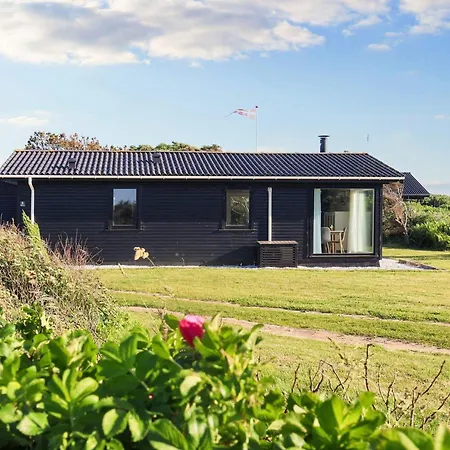 Three-bedroom In 28 *
