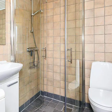 בית נופש Three-bedroom In 28 *